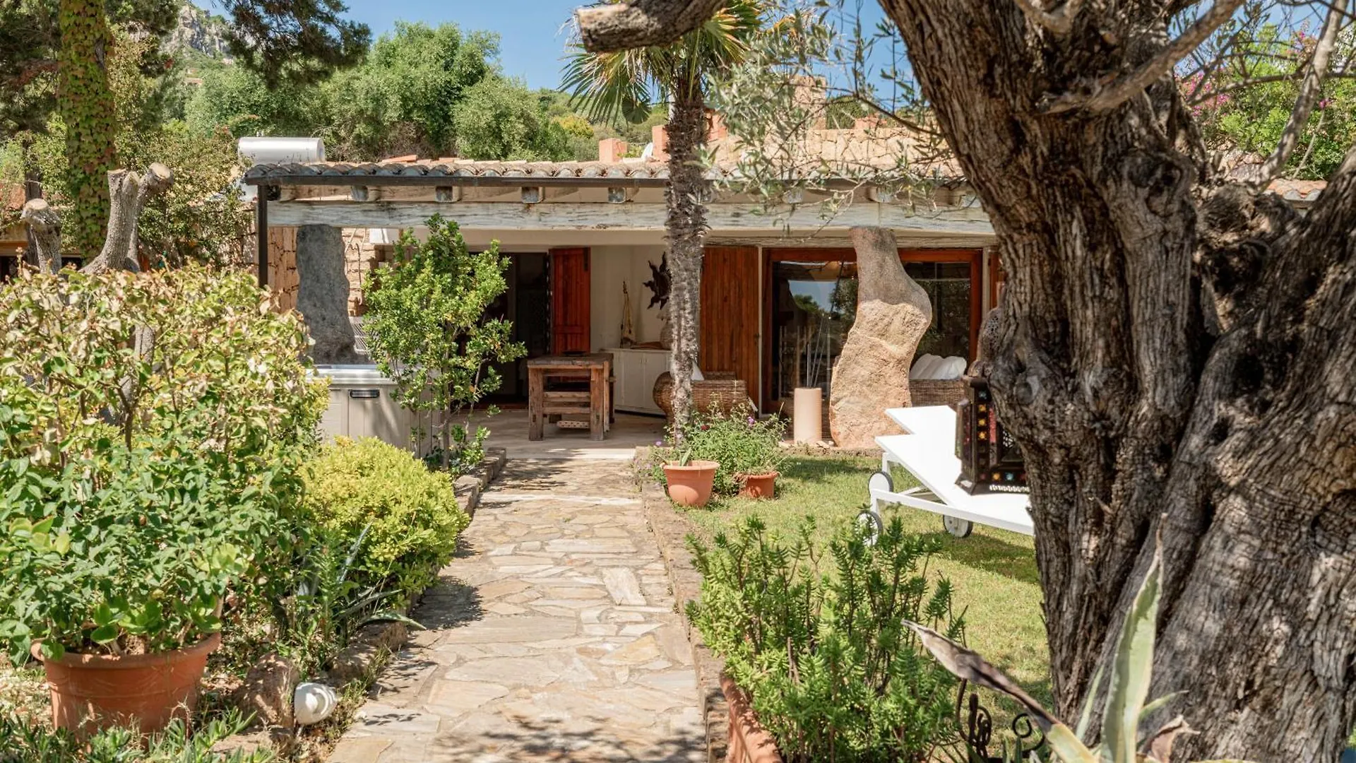 Villa Di Lusso Porto Cervo PantogiaCon Giardino Olaszország